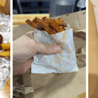Brady’s Brats & Burger