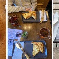 Café 44 - London W14 8BB