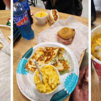 Daisy's Diner at Cooter's in Luray