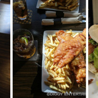 Seven 10 Kitchen Bar at Splitsville