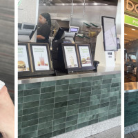 Shake Shack at Gate E18