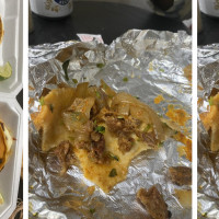 Tacos y Sopes La Chula (Food Truck)